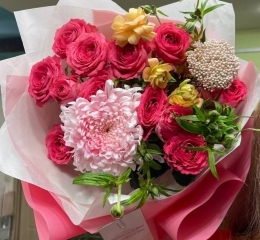 121 рубль букет из кустовой пионовидной роз, хризантемы Ту-ту, озатамнуса и ранункулюсов Баттерфляй 121 рубль букет из кустовой пионовидной роз, хризантемы Ту-ту, озатамнуса и ранункулюсов Баттерфляй